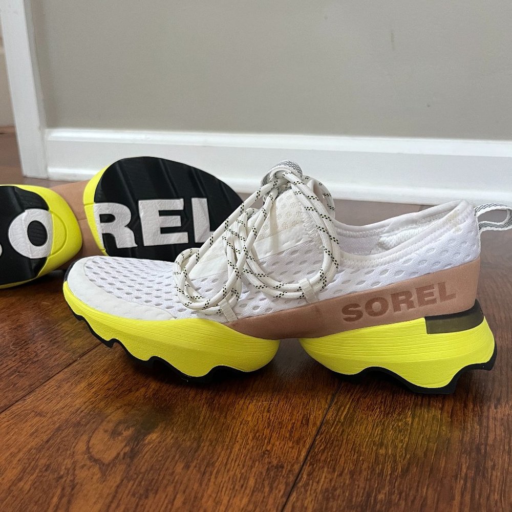 SOREL Women's Kinetic Impact Lace Sneakers in Sea Salt Yellow Size 5